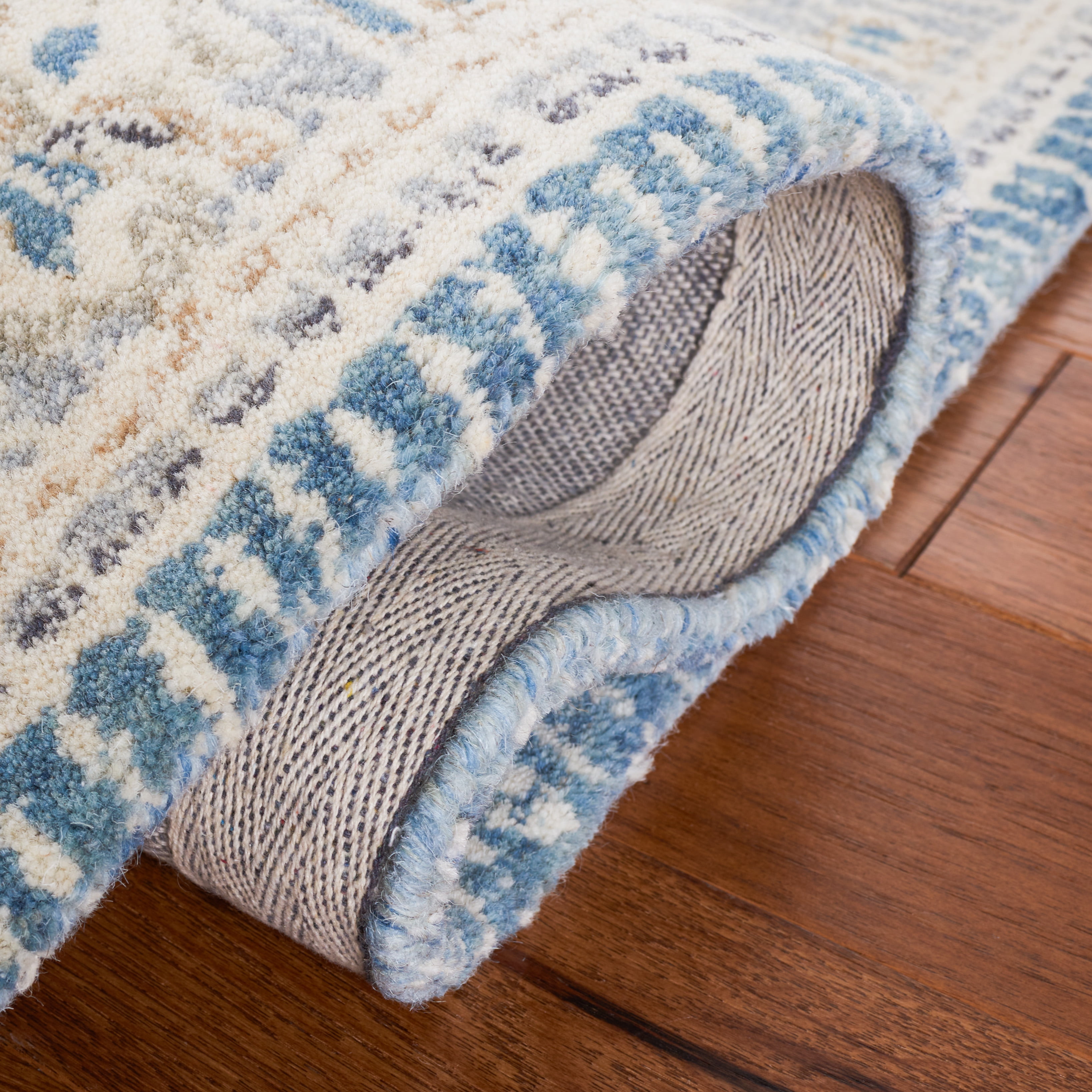 Safavieh Metro Marion Medallion Runner Rug, Blue/Ivory, 2'3" x 8'