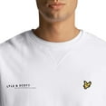 thumbnail image 3 of Lyle & Scott Chandail en Molleton à Col Rond Imprimé Coordonné pour Hommes, 3 of 5