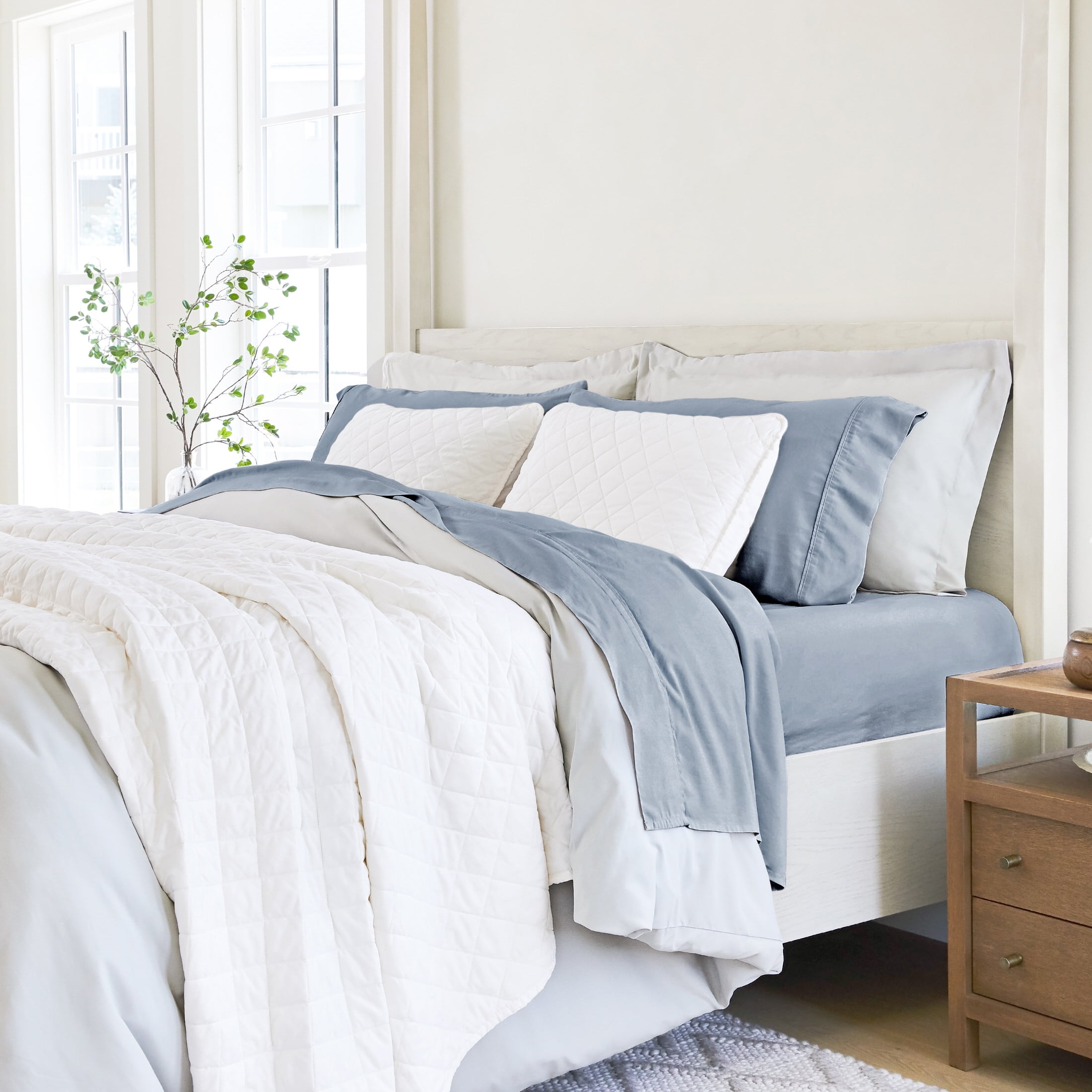 Noble Linens 4 Piece Linen Bamboo-Blend Bed Sheet Set, Light Blue, King
