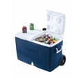 thumbnail image 2 of Hielera Con Ruedas Rubbermaid 60 Qt 56.7 Lts Azul FG2A9002MODBL, 2 of 2