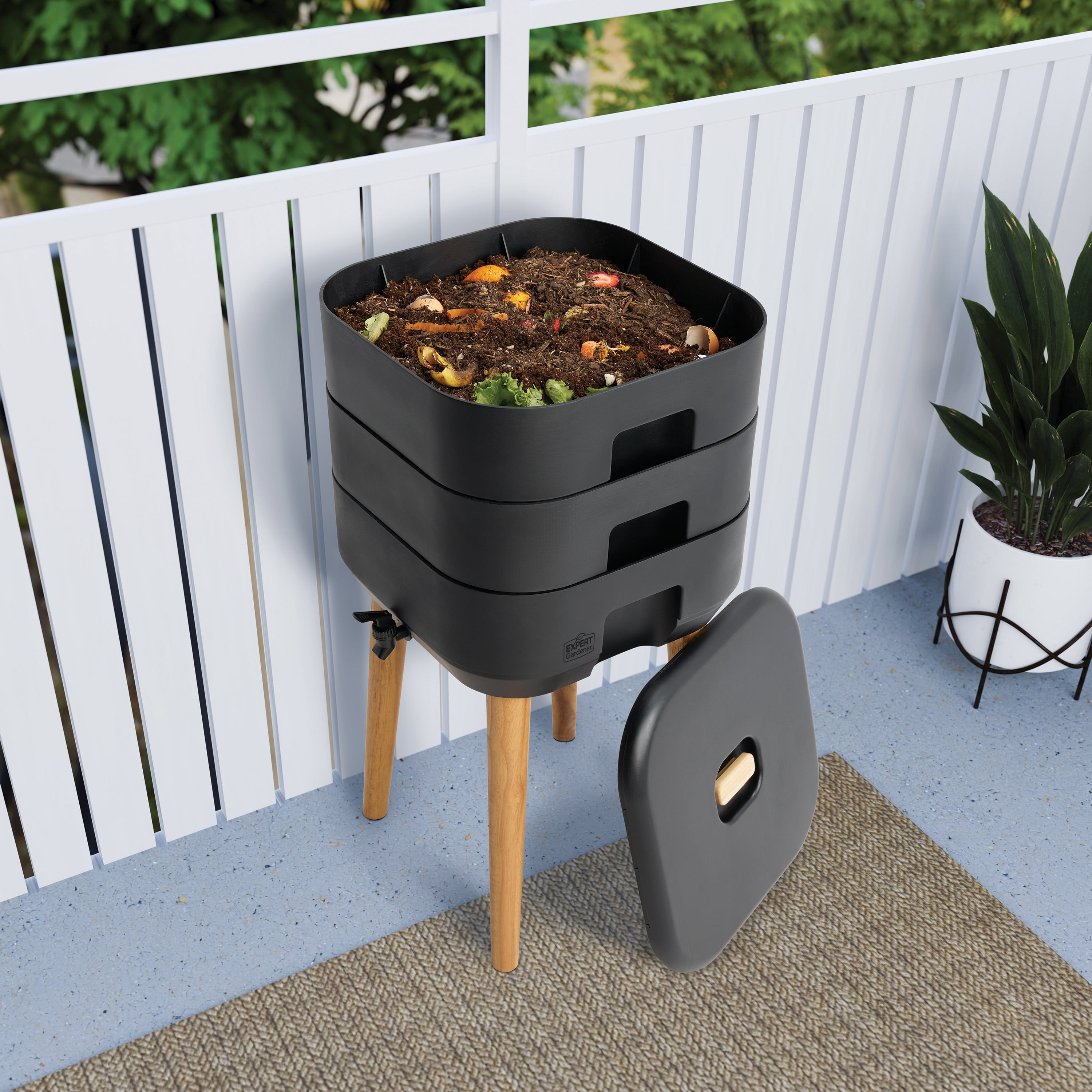 Expert Gardener Compost Bin with 6-Gallon Capacity and 360-Degree Airflow