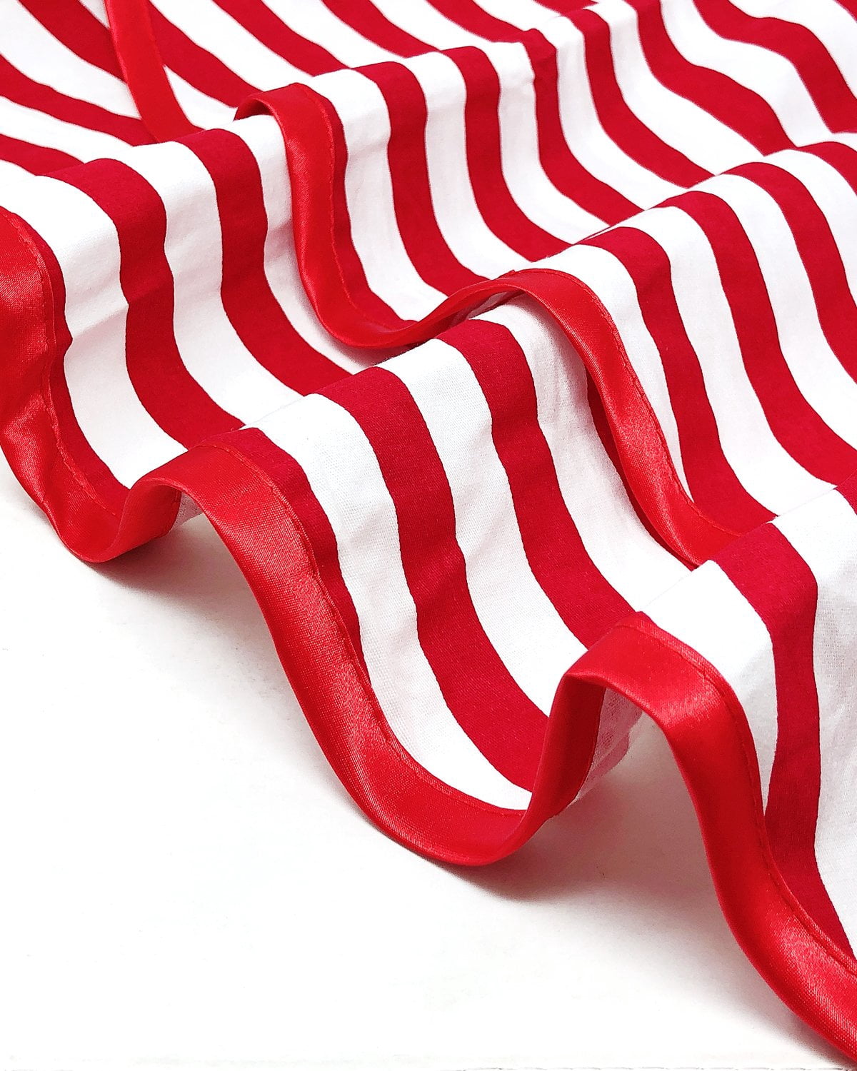Wrapables Classic Vintage Apron, Sexy Cooking Apron, Red Stripe