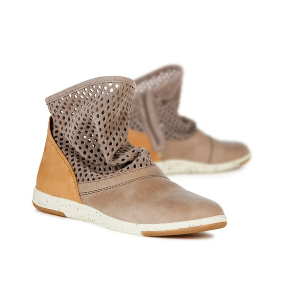 EMU Women's Sand Numeralla 7 B(M) US