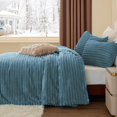thumbnail image 4 of Juego de edredón BEDELITE Fleece Queen Blue Fog con 2 fundas de almohada, 4 of 6