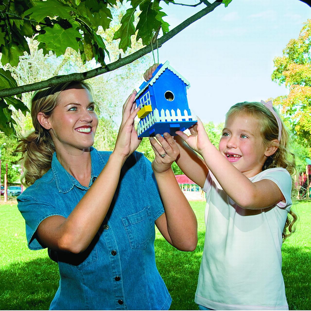 Fun Express DIY Unfinished Wood Birdhouses Craft Kit - Ideal for Creative Camp Projects Spring Crafts Personalized DIY Gifts - Perfect for Kids Adults & Group Activities - Easy to Assemble - 12 Piece