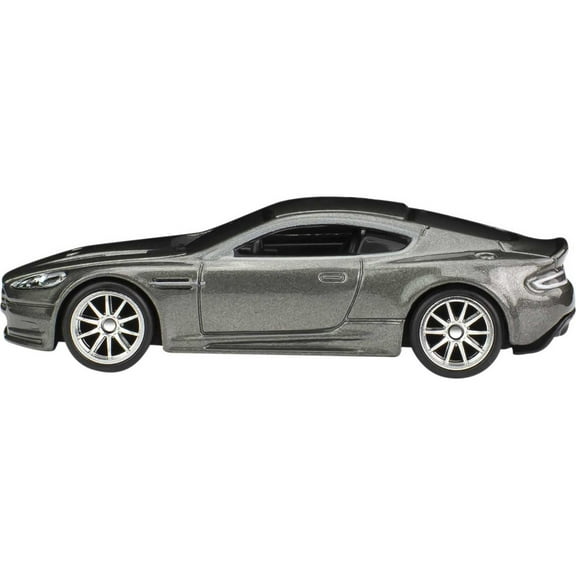 Hot Wheels Retro Entertainment 1:64 Scale Aston Martin DBS, 007 Casino Royale 7 Die-Cast Toy Car