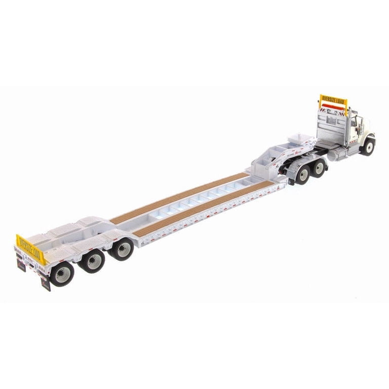 Diecast Masters 71015 International HX520 Tandem Tractor White