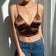 thumbnail image 2 of Camiseta sin mangas elástica corta Sin espalda Cuello en V profundo Camiseta ajustada sin mangas elástica con tirantes finos Marrón L, 2 of 6