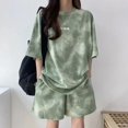 thumbnail image 3 of Conjunto de ropa de verano 2024 para mujer, camiseta de manga corta y pantalones cortos, 2 piezas, camisetas sueltas con estampado de camuflaje teñido anudado, traje deportivo informal nuevo, 3 of 5