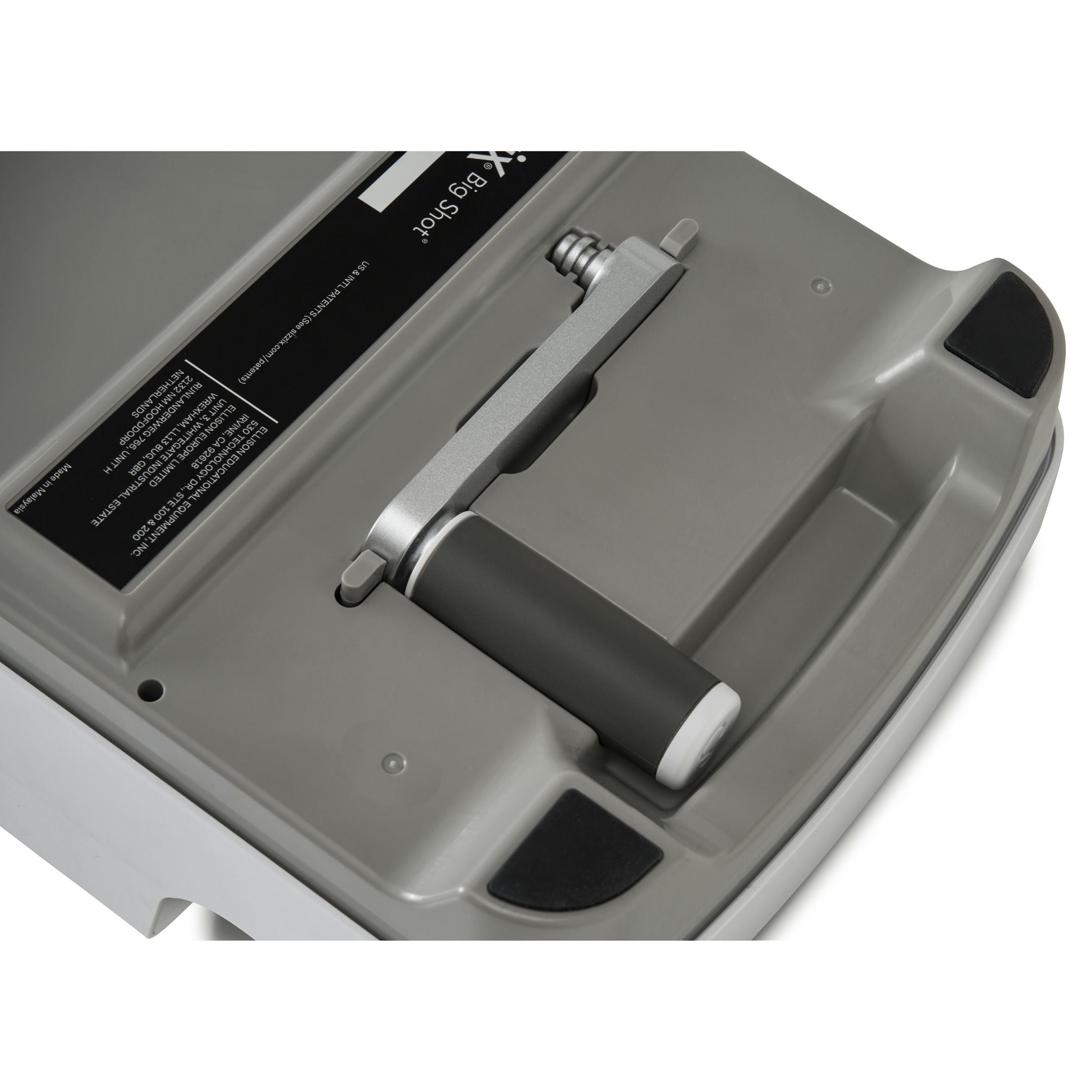 Sizzix Big Shot Machine with Starter Kit, 6" Die-Cutting and Embossing Machine with Cutting Dies, Embossing Folder and Cardstock