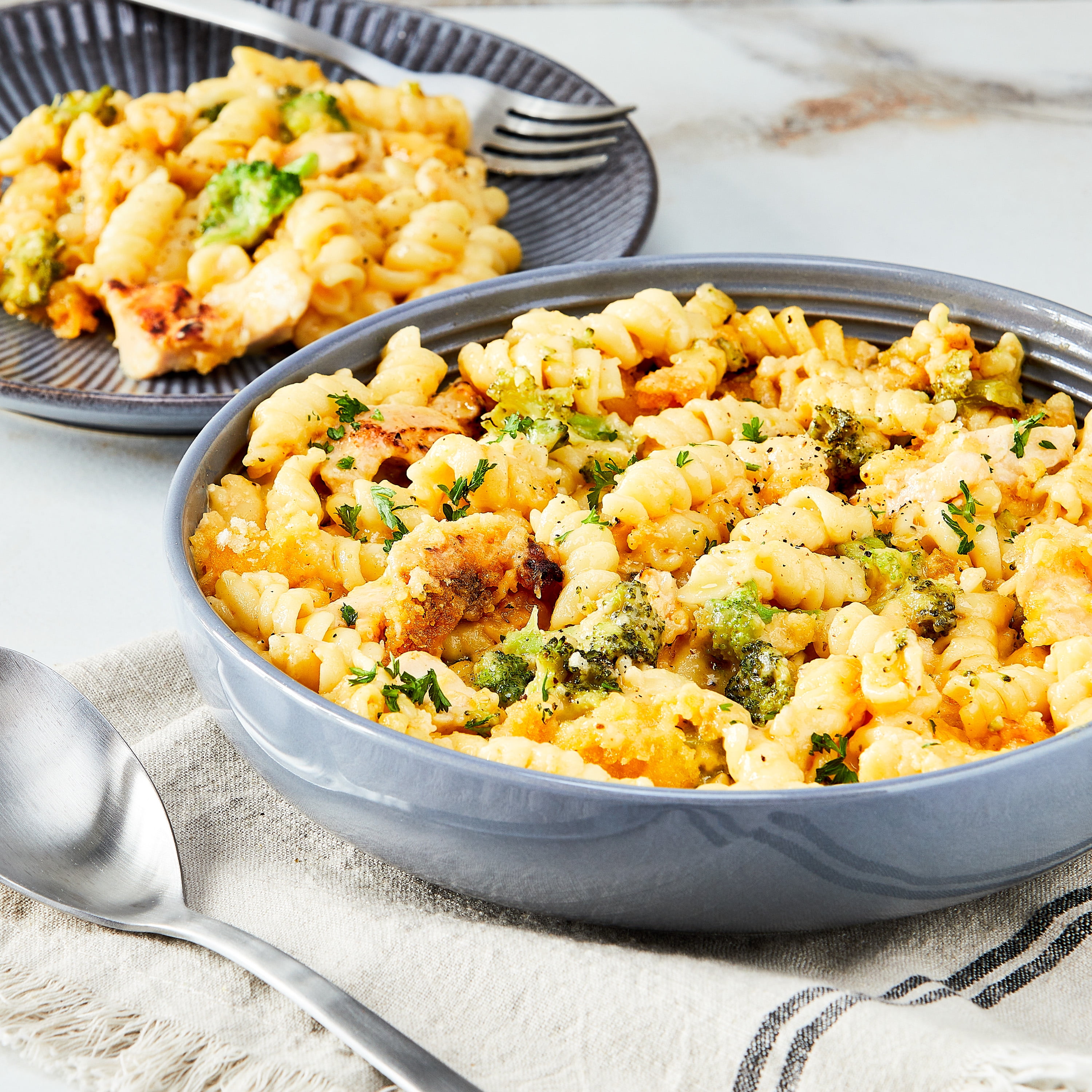 Great Value Cheesy Chicken Broccoli Pasta, 40 oz (Frozen)