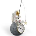 thumbnail image 1 of Reloj WEIHJMXG con figura de astronauta para escritorio y estante funciona con pilas, 1 of 5