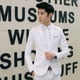 thumbnail image 2 of Traje informal de verano para hombre, chaqueta de traje antiarrugas sin planchar a la moda para oficina de negocios, traje ajustado de Color sólido para hombre, 2 of 4