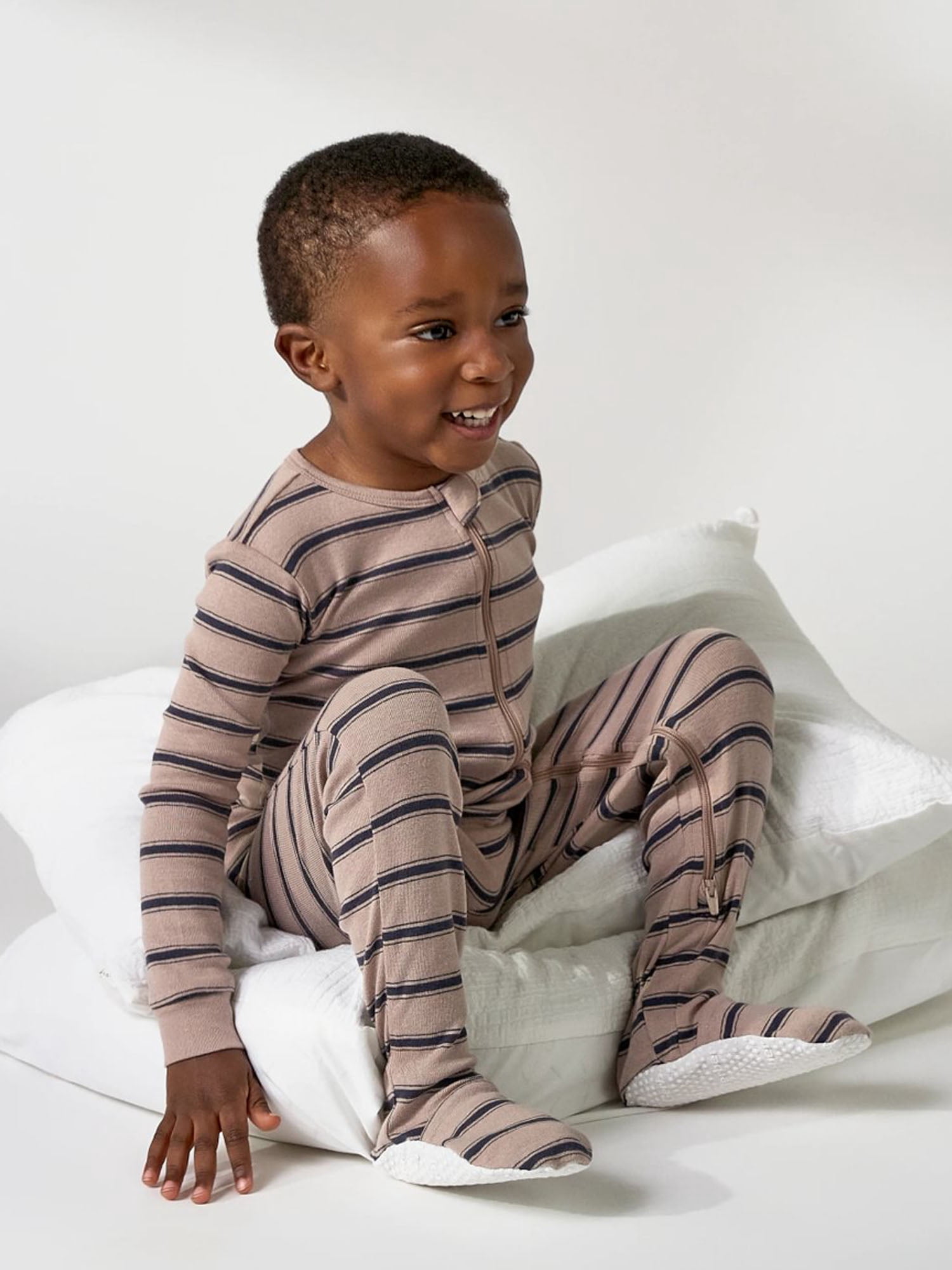Gerber Baby and Toddler Neutral Tight Fitting Footed 2-Way Zipper Unionsuits, 2-Pack, Sizes 0/3 Months - 5T