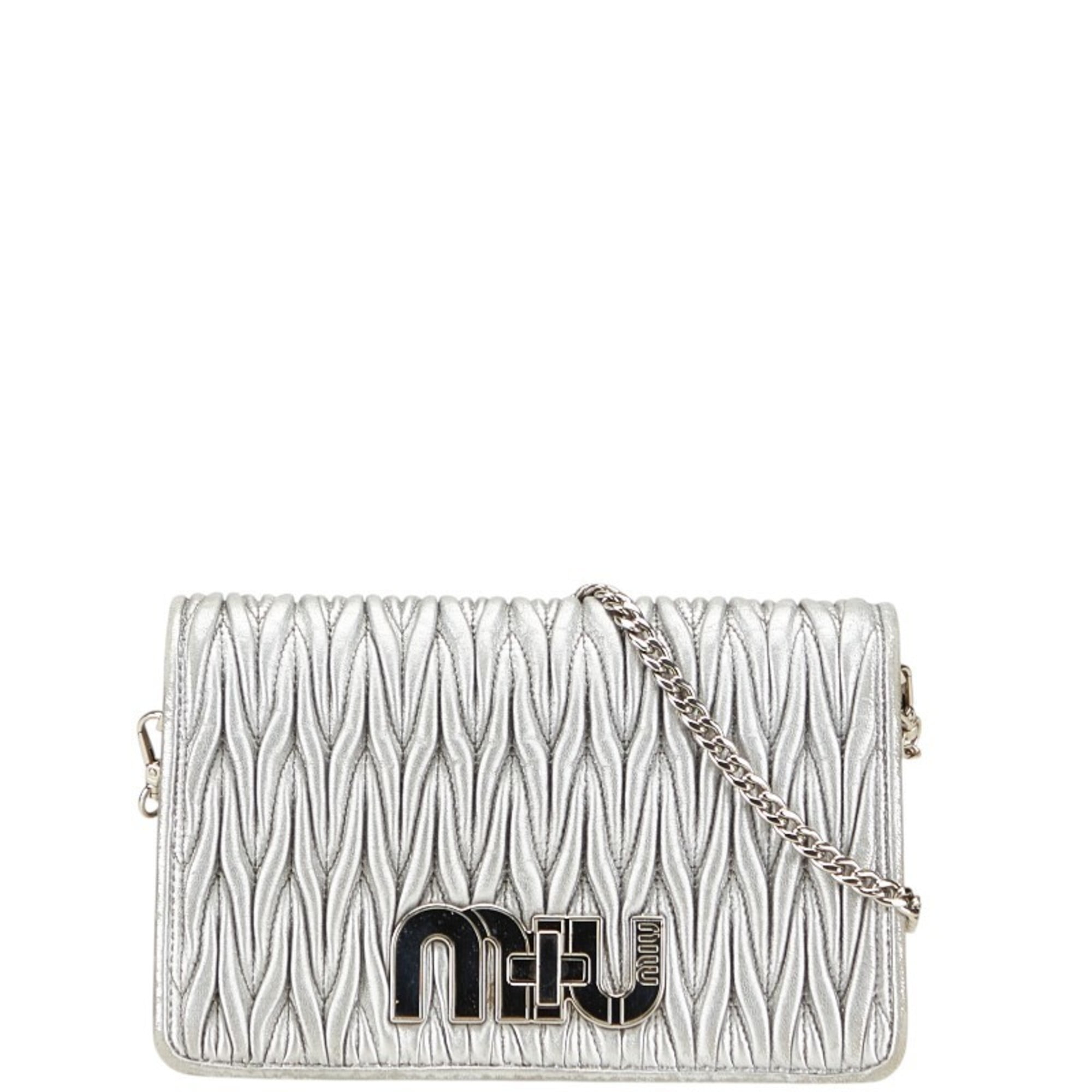 バッグ MIU MIU MATELASSE CHAIN SHOULDER BAG Pre-Owned Miu Miu Miu Matelasse Chain Shoulder Bag in Silver