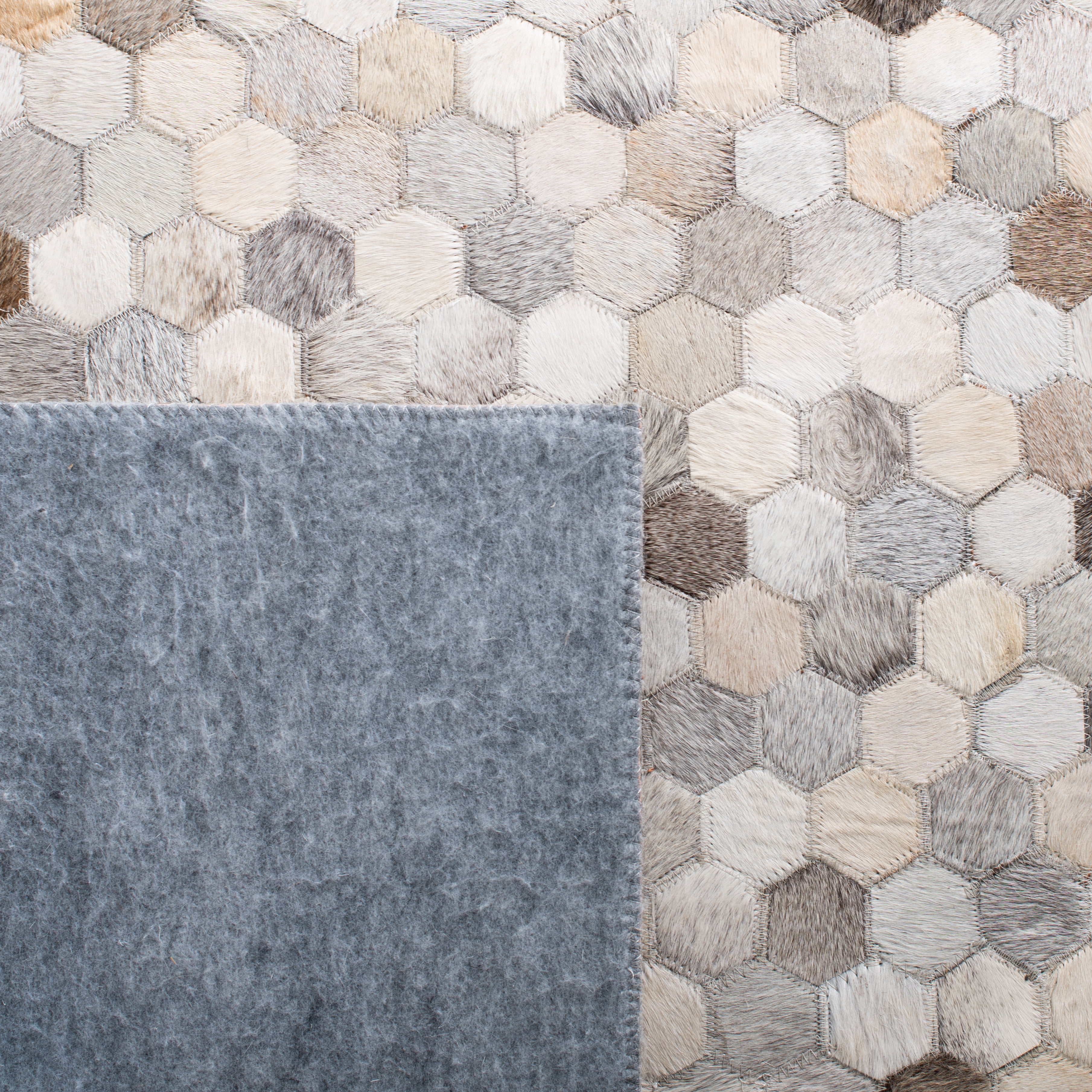SAFAVIEH Studio Leather Jampa Geometric Area Rug, Ivory/Grey, 6' x 6' Round
