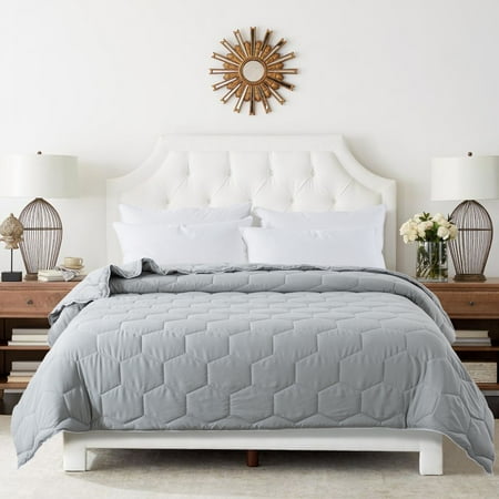 UPC: 0813608029607 | Honeycomb Down Alternative Blanket – Neutral Gray/Bright White – King