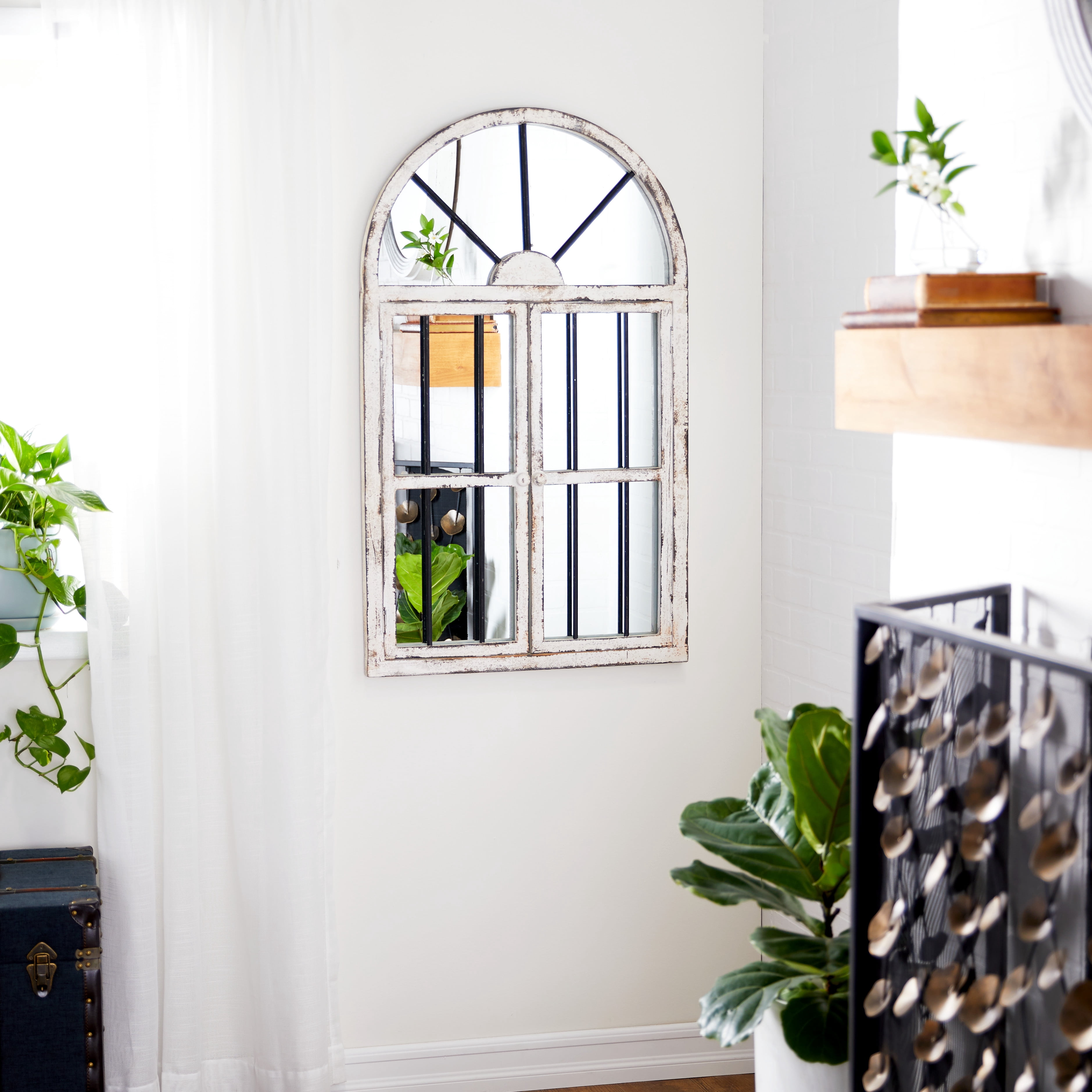 DecMode Distressed White Wooden Arche...