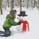 thumbnail image 4 of Kit de decoración de muñeco de nieve - Juego de botones de madera de 13 piezas con sombrero, bufanda, pipa y nariz de zanahoria para actividades al aire libre en invierno, 4 of 6
