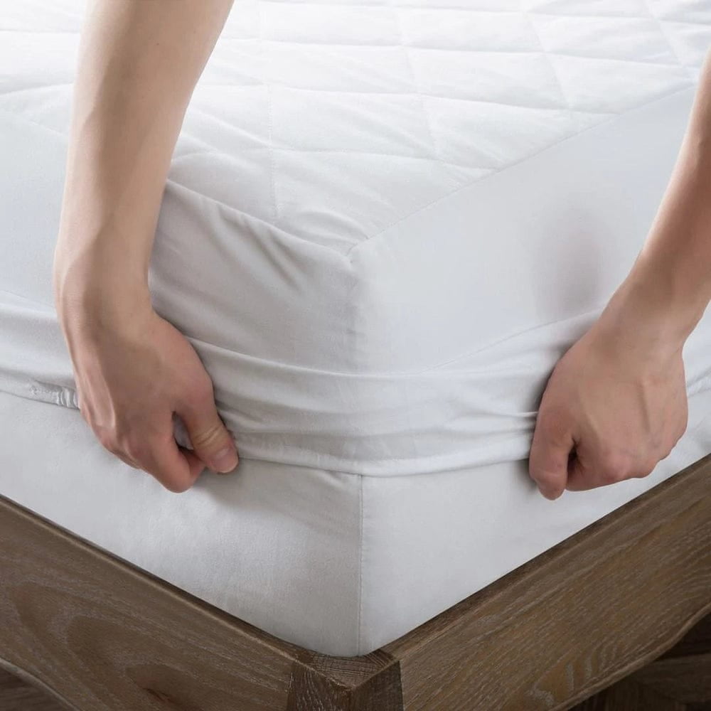 100% Waterproof Quilted King Mattress Protector Mattress Pad Cover Size (76in x 80in) Stretches Up To 16in Deep - Soft and Fluffy - Machine Washable Mattress cover - White King