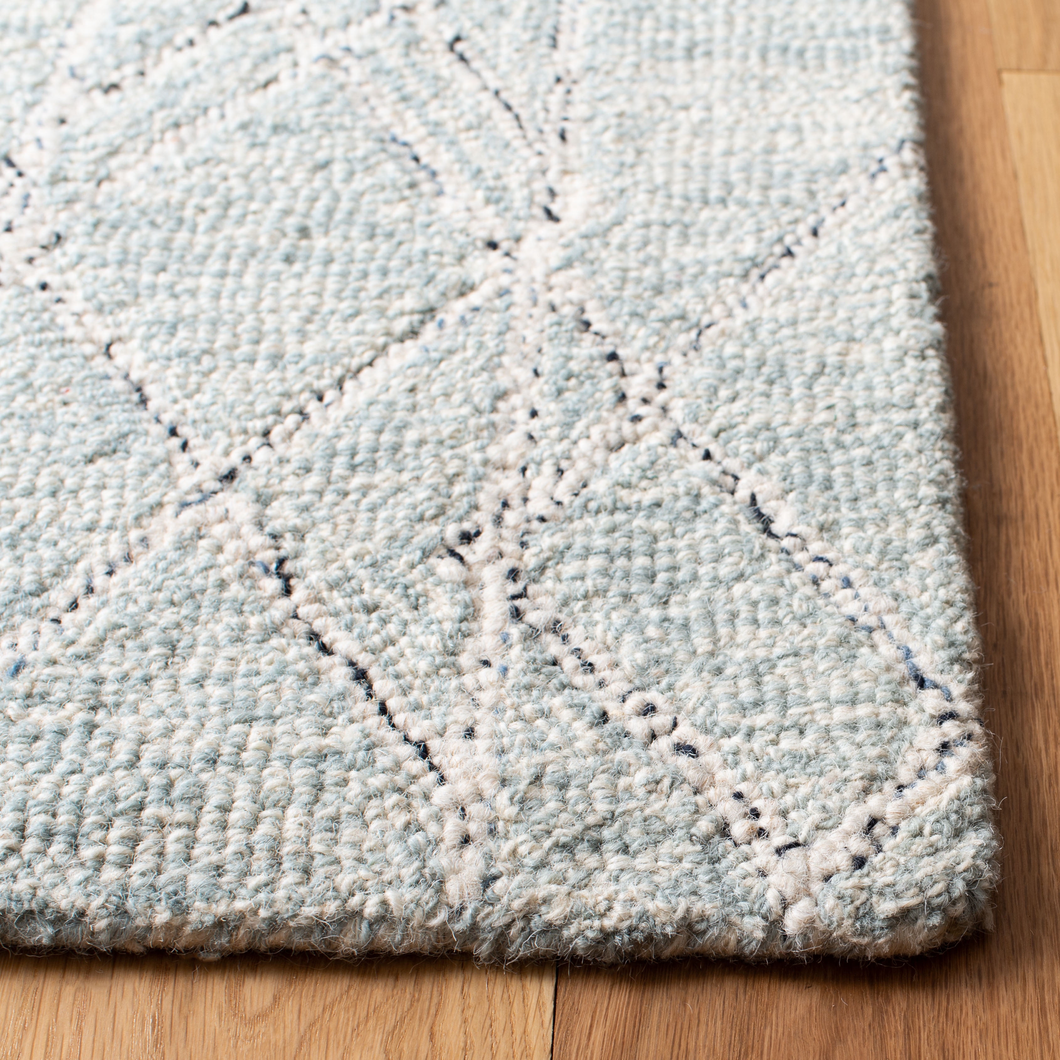 SAFAVIEH Micro-Loop Lowell Diamond Area Rug, Ivory/Light Blue, 5' x 8'