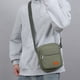thumbnail image 1 of Mochila de espalda impermeable bolsa de pecho hombre, bolsa de deporte al aire libre, bolsa de mensajería multifuncional, resistente al agua, ajustable, portátil, material de cuero, 1 of 8