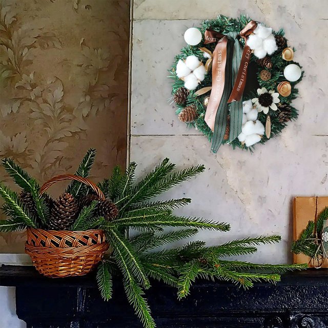 Corona de Navidad 30cm | Cajas de regalo de plástico duradero con campanas Piñas de algodón | Acentos festivos dorados de estilo natural | Colgado ligero y fácil de colgar | 1 pieza 30x6cm