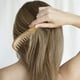thumbnail image 4 of Peine de madera de púas anchas Peine para el cabello Peine de púas anchas para cabello rizado Peine de sándalo verde para desenredar el cabello para mujeres y niñas, 4 of 7