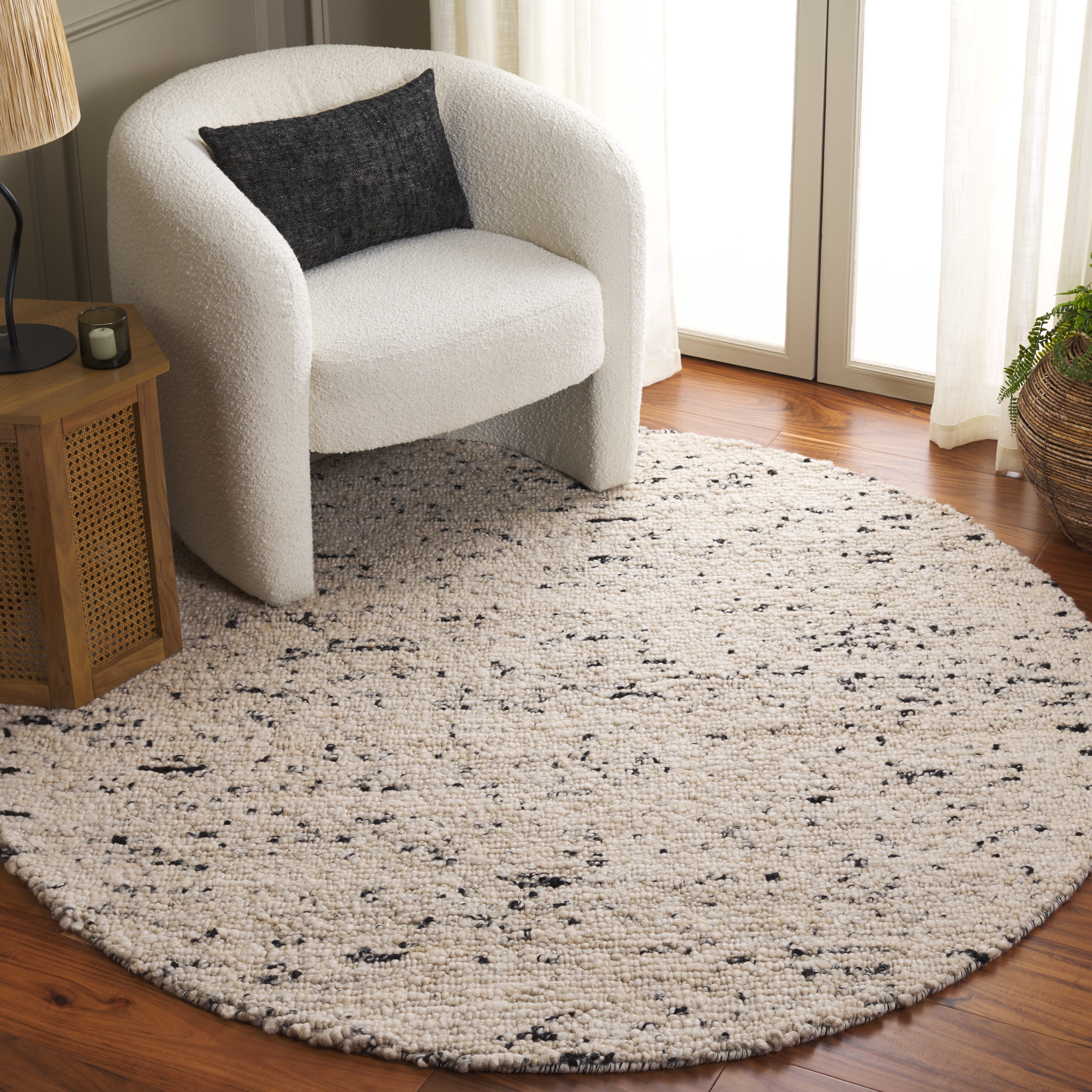SAFAVIEH Natura Tryik Solid Area Rug, Light Grey/Ivory, 6' x 6' Round