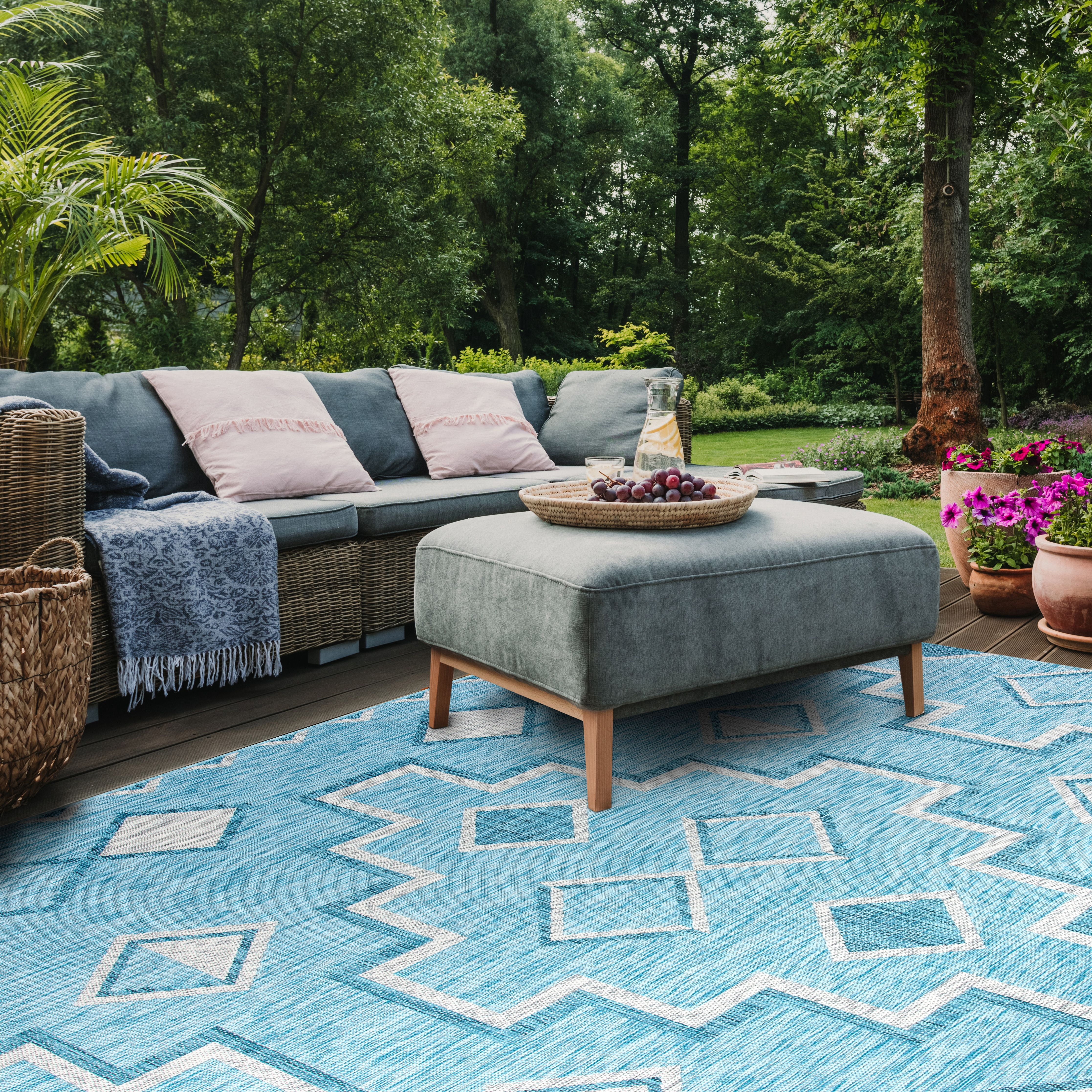 SAFAVIEH Courtyard Floella Geometric Indoor/Outdoor Area Rug, 8' x 11', Aqua/Grey