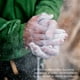 thumbnail image 3 of Monkey Hands Magnesia en Polvo Dusty, The Finest Powder, para Incrementar el Agarre y Evitar Sudoración, Carbonato de Magnesio para Escaladores, Gimnastas y CrossFitters, Bolsa de 800g Monkey Hands Dusty - The Finest Powder, 3 of 5