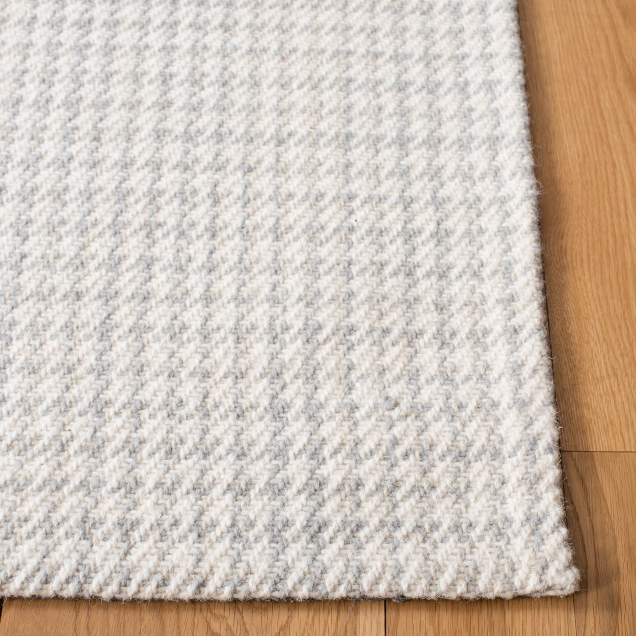 SAFAVIEH Marbella Kire Geometric Area Rug, Grey/Ivory, 6' x 6' Square