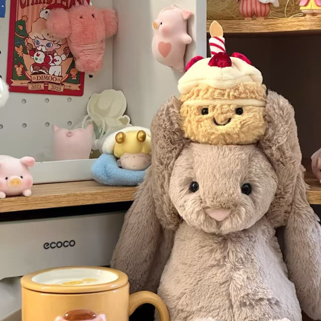 Cute Cake-Holding Bunny Plush Toy, Soft Heart Bunny Stuffed Animal, Adorable Cuddly Plush for Gifting, Comforting Hug Toy for Home Decor, Collectible Plush Doll