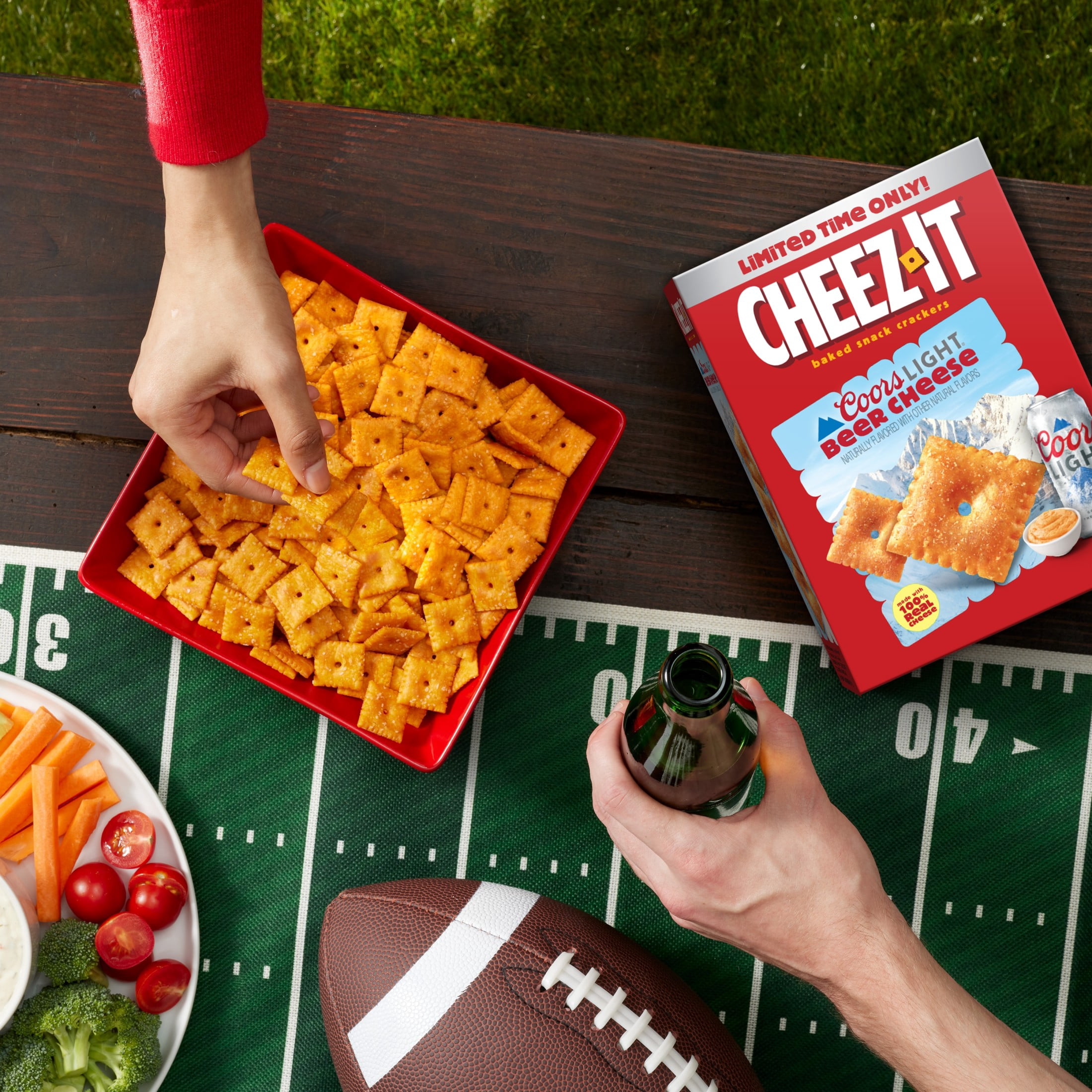 Cheez-It Beer Cheese Baked Snack Crackers, Party Snacks, Regular