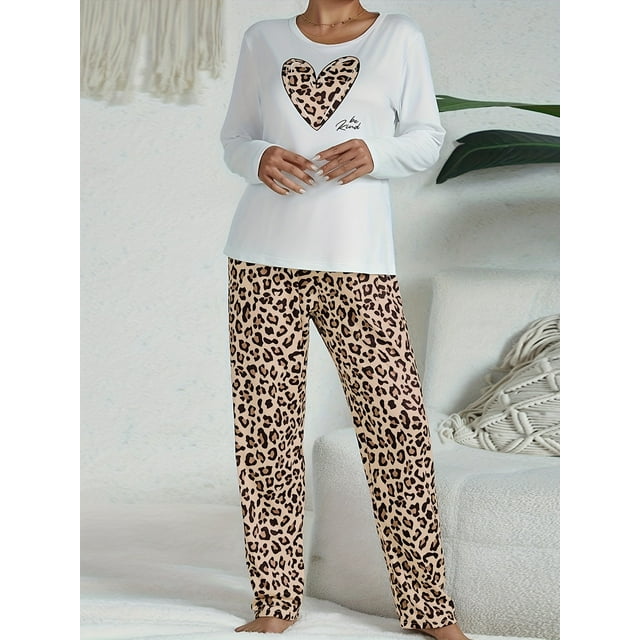 Ensemble de Pyjama Confortable pour Femmes à Imprimé Léopard - Haut avec Accent Cœur, Pantalon de Pyjama Doux