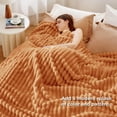 thumbnail image 4 of Manta Bedsure GentleSoft, forro polar de franela, tamaño king, naranja, 270 x 230 cm, 4 of 7
