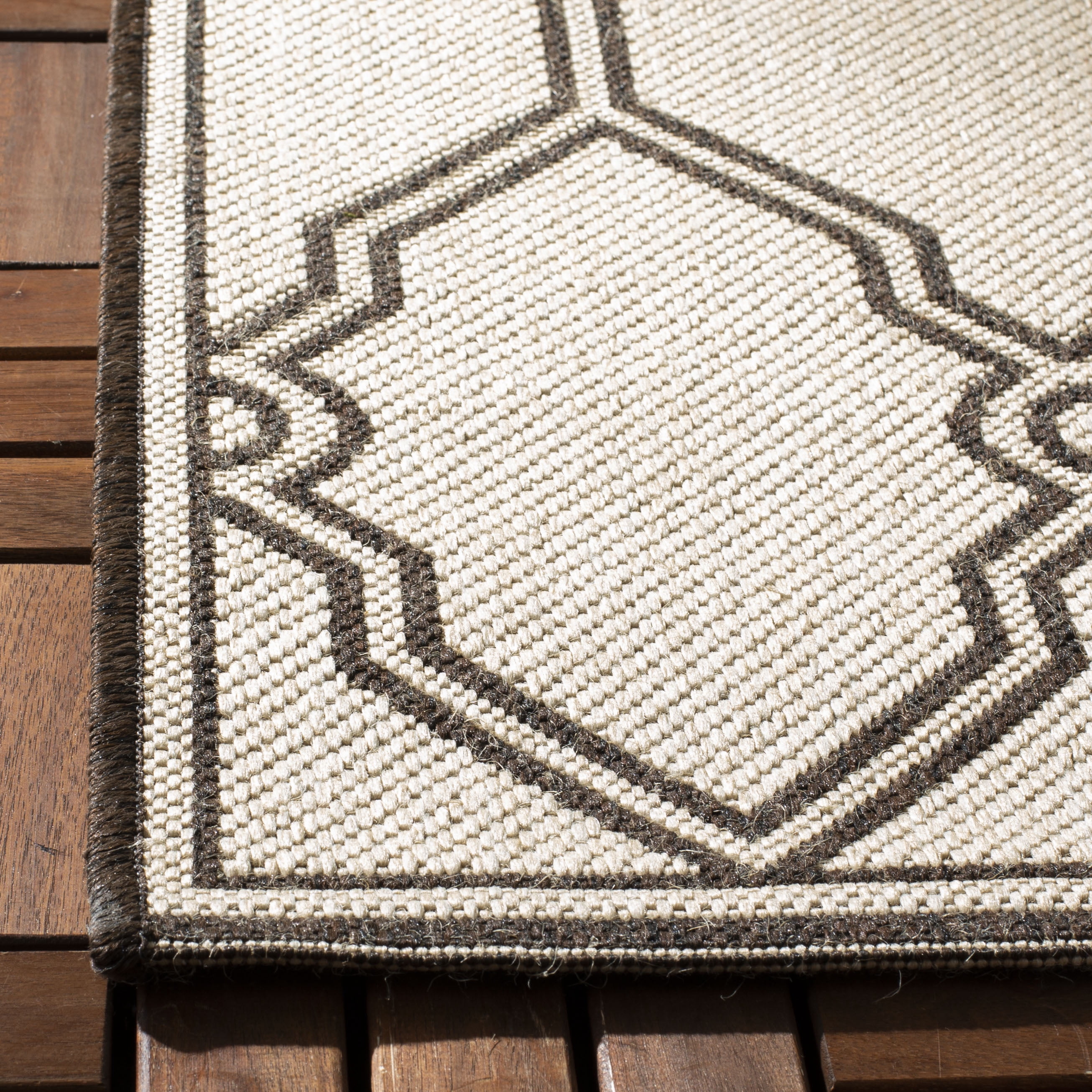 Safavieh Linden Carleton Geometric Indoor/Outdoor Area Rug, Natural/Brown, 6'7" x 6'7" Square