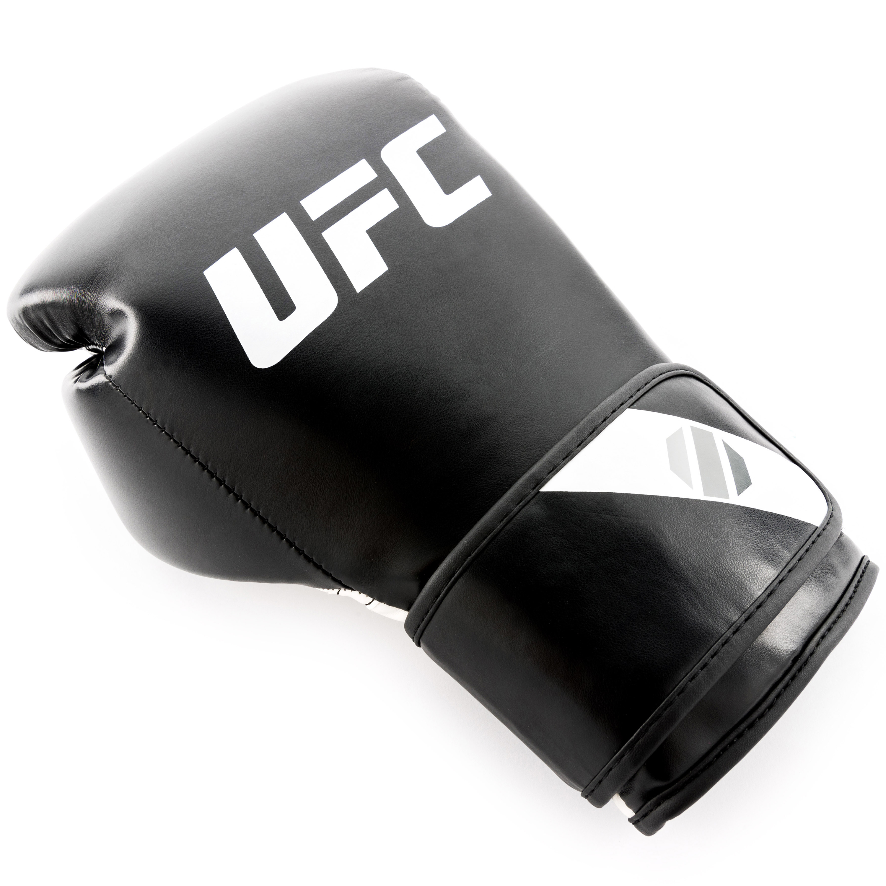 UFC Fitness Training Gloves - 18oz, Black - Durable Cardio Boxing Gloves, Ideal for Bag Work, Mitts, Kickboxing & Home Fitness