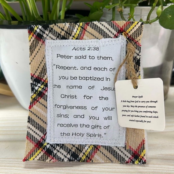 HOZADOIE Prayer Quilt Home Essentials Quilt with Crosss Inside Handmades Sew Individually Colorful Quilts Symbolism Poemss Quilts with Wooden Crosss Inside Gifts for Yourself Friend Family