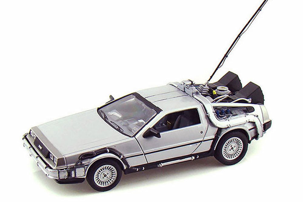 Welly Back To The Future 1 Delorean Time Machine 1/24 Scale Die-Cast Model Car 