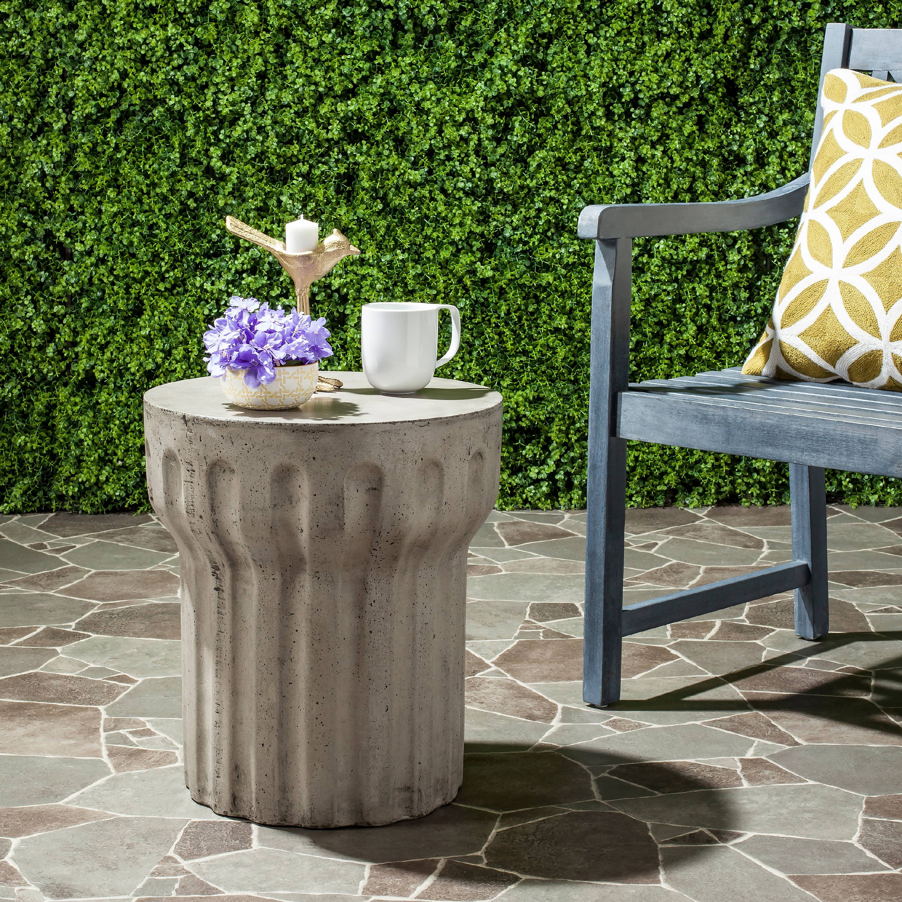 Safavieh Vesta Outdoor Modern Concrete Round Accent Table - Dark Grey