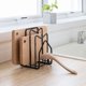thumbnail image 4 of Estante para tablas de cortar para espacios pequeños, soporte para almacenar utensilios de cocina, organizador de tapas de ollas y sartenes de acero inoxidable para encimera de cocina (negro, diseño, 4 of 5