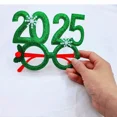 thumbnail image 3 of Adornos de copas de Navidad y Año Nuevo 2025 para fiestas de cumpleaños infantiles, accesorios fotográficos para fiestas navideñas de Papá Noel, 3 of 4