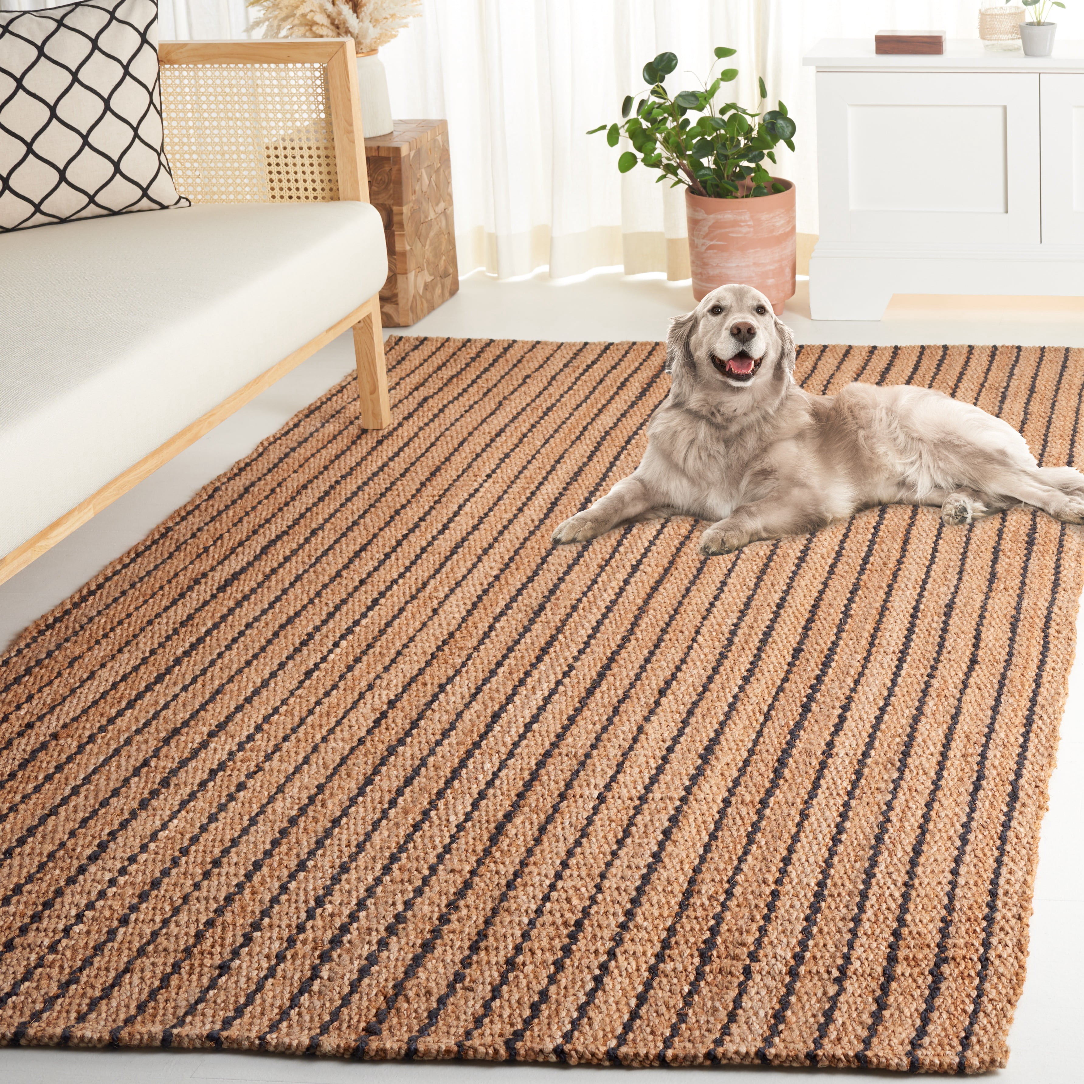 SAFAVIEH Palm Beach Leyla Striped Area Rug, Natural/Black, 4' x 6'