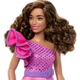 thumbnail image 3 of Muñeca Barbie Fashionistas #225, tipo de cuerpo curvilíneo con cabello castaño, vestido rosa brillante y accesorios, muñeca de moda coleccionable del 65 aniversario, 3 of 5
