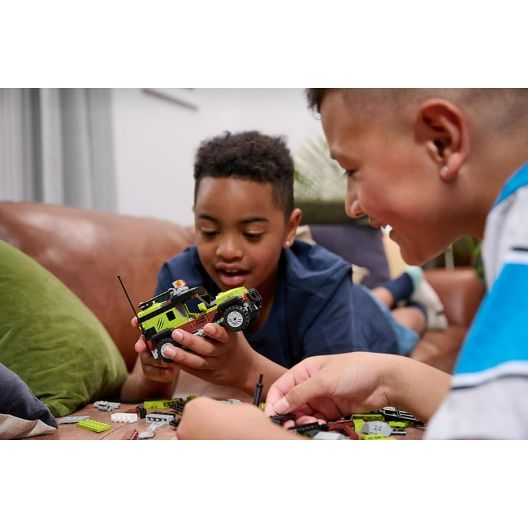 Zuru Max Build More Dino Escape Egg Capsule with 238 Bricks