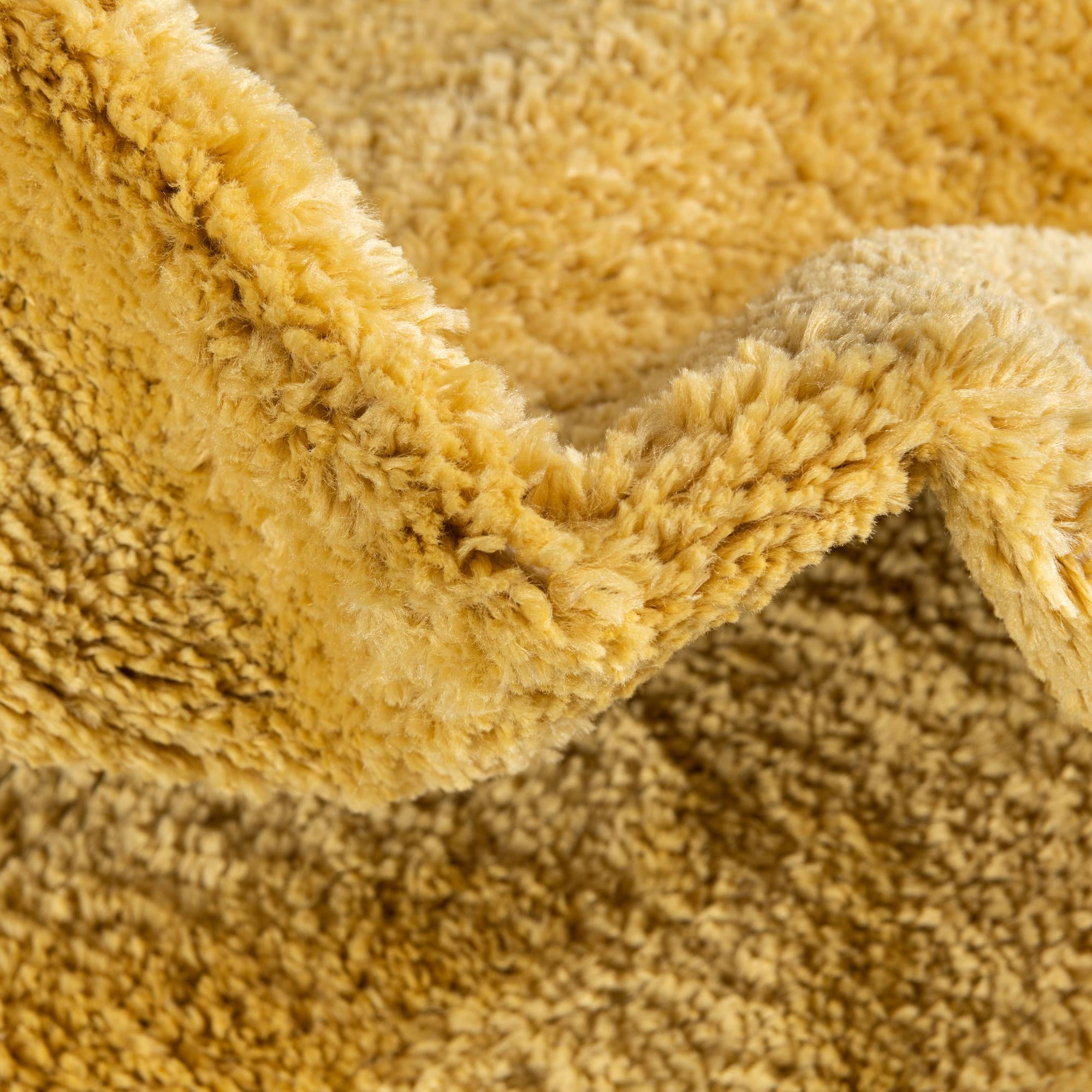 Rugs.com Bano Everyday Bath Mat Collection Rug – 1' 8 x 2' 7 Mustard Yellow Machine Washable Shag Bath Mat, Extra Soft and Absorbent, Non-Slip, Quick Dry, Perfect for Bathroom