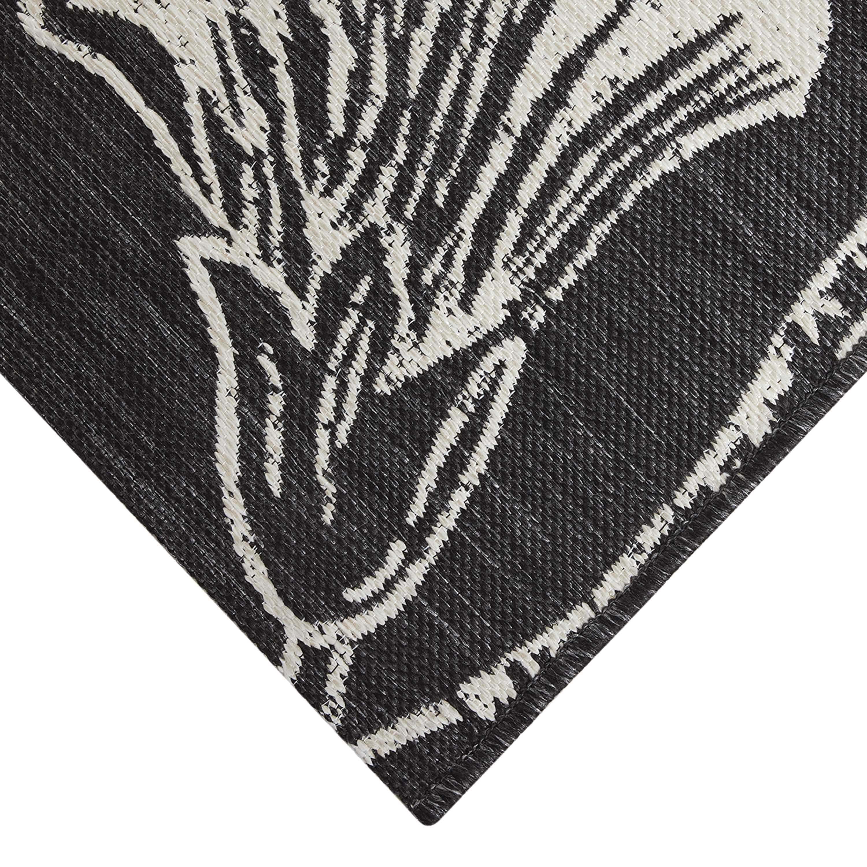 Mainstays 7' x 10' Black & White Floral Outdoor Rug