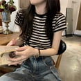 thumbnail image 1 of Ropa de verano 2023 nuevo estilo francés dulce y picante con camisa de fondo en el interior, camiseta de hombro derecho, camiseta de manga corta a rayas femeninas XL Xishao ropa, 1 of 3