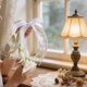 thumbnail image 4 of Ramo de novia con lazo de perlas y seda | Ramo de novia artificial para la niña de las flores | Arreglo floral artificial para la decoración de la fiesta de la iglesia de la boda, 4 of 6